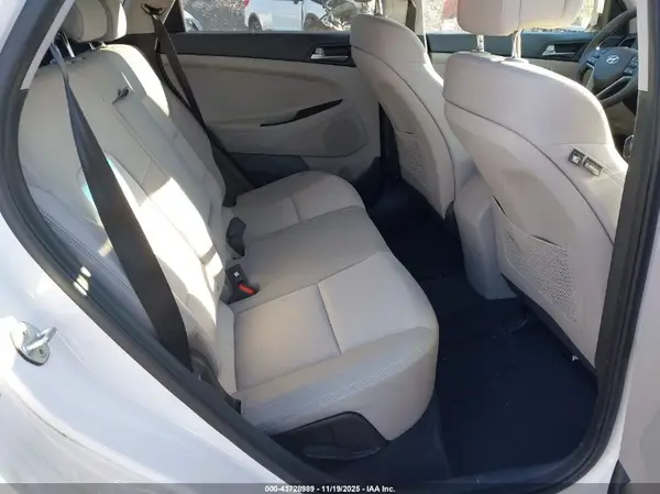 KM8J3CA45HU392598 2017 HYUNDAI TUCSON - Image 8