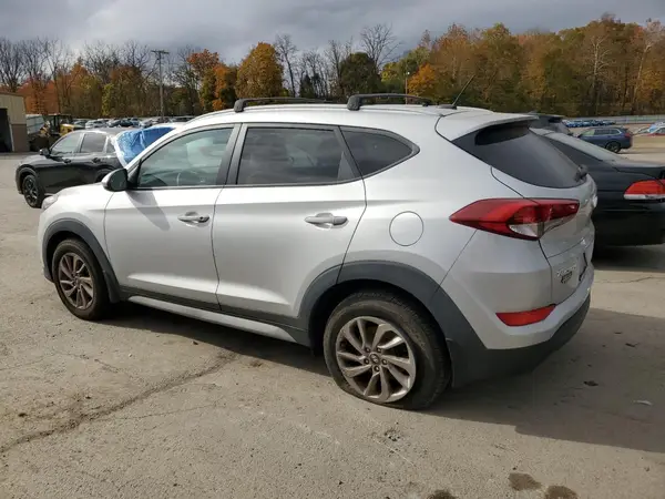 KM8J3CA45HU394173 2017 HYUNDAI TUCSON - Image 2