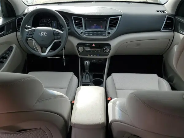 KM8J3CA45HU394173 2017 HYUNDAI TUCSON - Image 8
