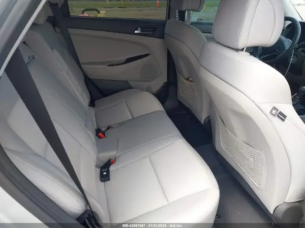 KM8J3CA45HU402708 2017 HYUNDAI TUCSON - Image 8