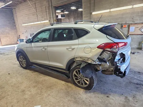 KM8J3CA45HU403678 2017 HYUNDAI TUCSON - Image 2