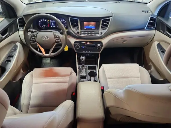 KM8J3CA45HU403678 2017 HYUNDAI TUCSON - Image 8