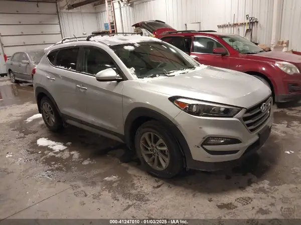KM8J3CA45HU412557 2017 HYUNDAI TUCSON - Image 1
