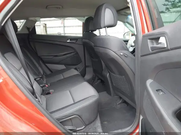 KM8J3CA45HU413840 2017 HYUNDAI TUCSON - Image 8