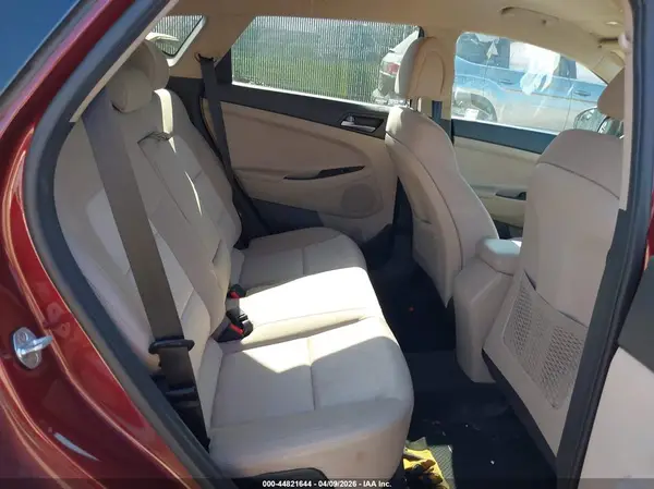KM8J3CA45HU414292 2017 HYUNDAI TUCSON - Image 8