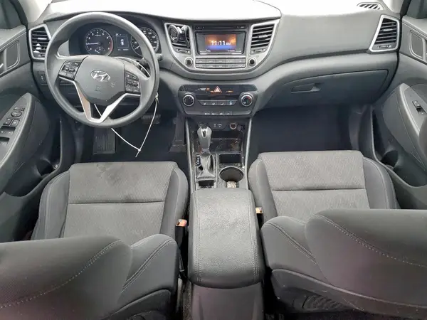 KM8J3CA45HU415085 2017 HYUNDAI TUCSON - Image 8