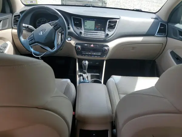 KM8J3CA45HU416043 2017 HYUNDAI TUCSON - Image 8