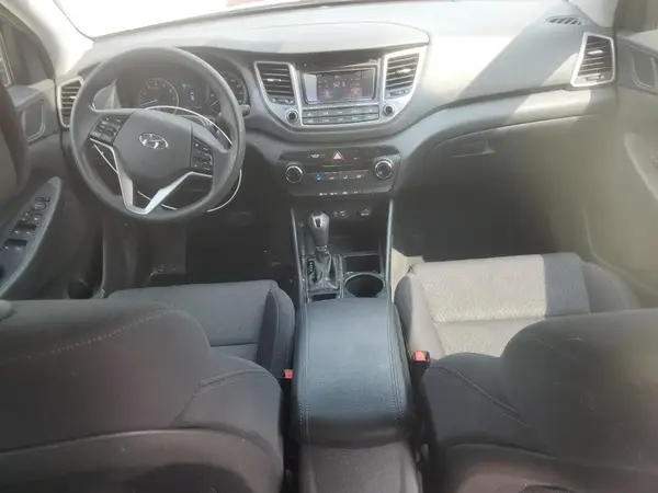 KM8J3CA45HU416947 2017 HYUNDAI TUCSON - Image 8