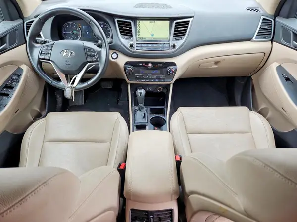 KM8J3CA45HU423123 2017 HYUNDAI TUCSON - Image 8
