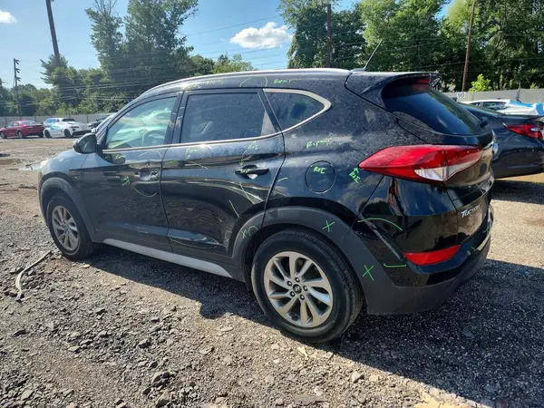 KM8J3CA45HU427169 2017 HYUNDAI TUCSON - Image 2