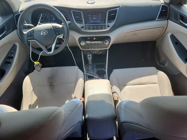 KM8J3CA45HU427169 2017 HYUNDAI TUCSON - Image 8