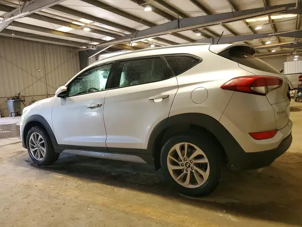 KM8J3CA45HU427964 2017 HYUNDAI TUCSON - Image 2