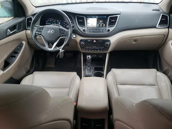 KM8J3CA45HU440620 2017 HYUNDAI TUCSON - Image 8