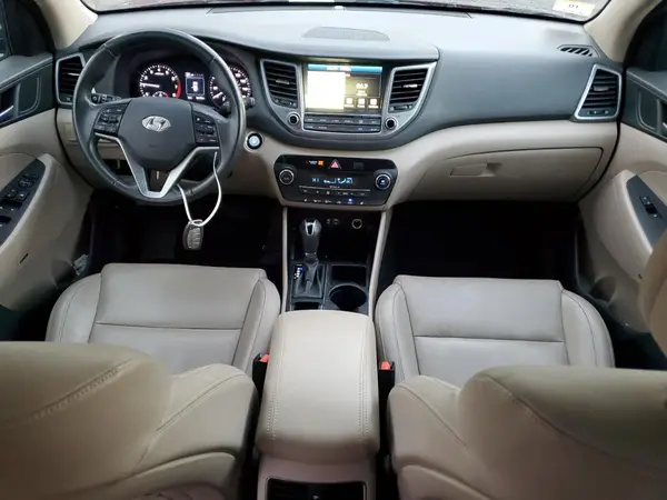 KM8J3CA45HU440794 2017 HYUNDAI TUCSON - Image 8