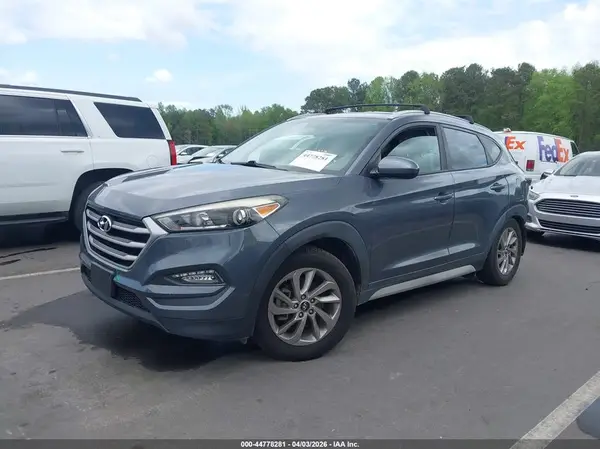KM8J3CA45HU449866 2017 HYUNDAI TUCSON - Image 2