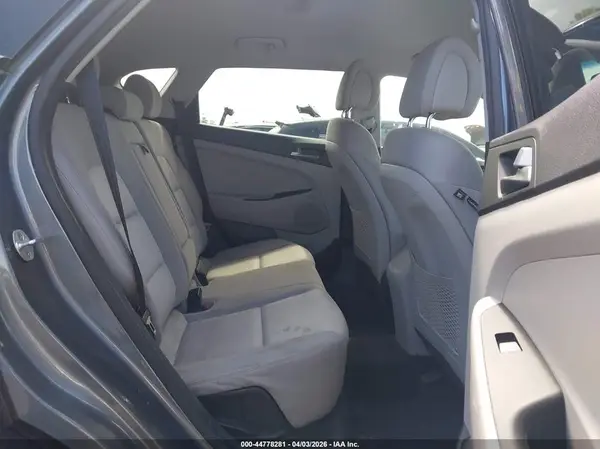 KM8J3CA45HU449866 2017 HYUNDAI TUCSON - Image 8