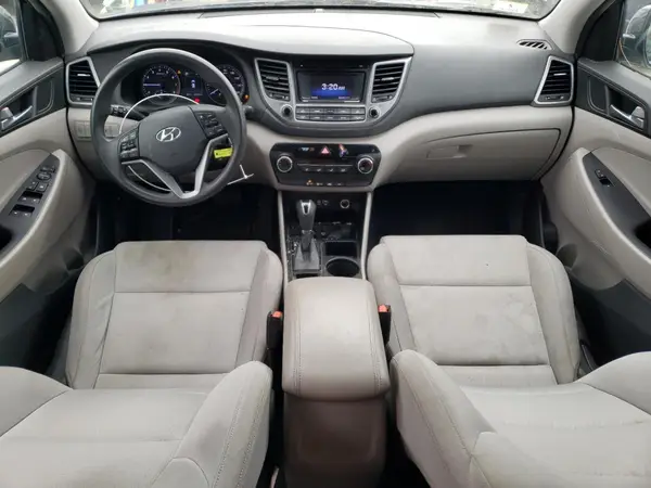 KM8J3CA45HU452900 2017 HYUNDAI TUCSON - Image 8