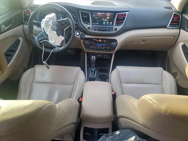 KM8J3CA45HU453643 2017 HYUNDAI TUCSON - Image 8