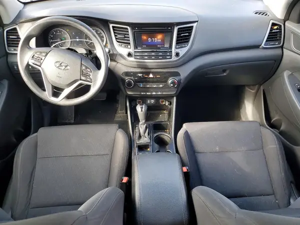 KM8J3CA45HU460771 2017 HYUNDAI TUCSON - Image 8
