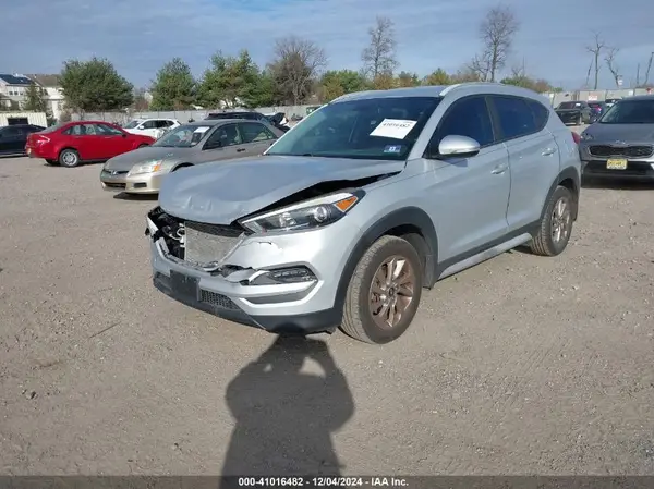 KM8J3CA45HU465002 2017 HYUNDAI TUCSON - Image 2