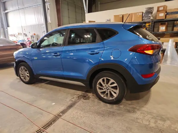 KM8J3CA45HU465954 2017 HYUNDAI TUCSON - Image 2