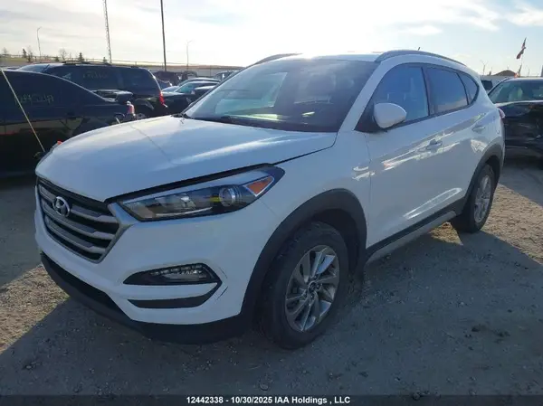 KM8J3CA45HU468045 2017 HYUNDAI TUCSON - Image 2