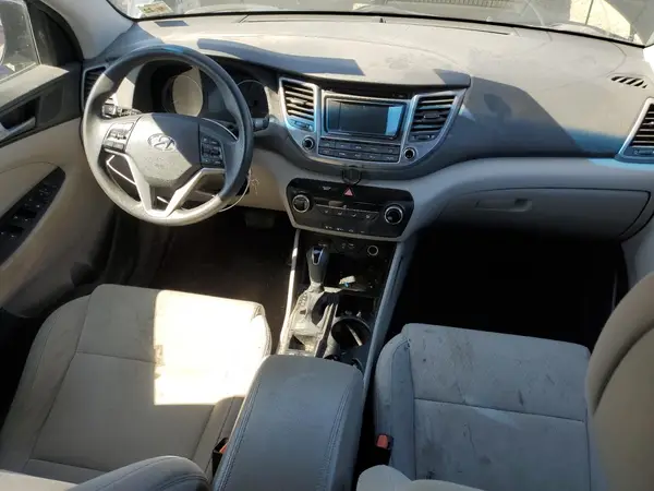 KM8J3CA45HU478428 2017 HYUNDAI TUCSON - Image 8