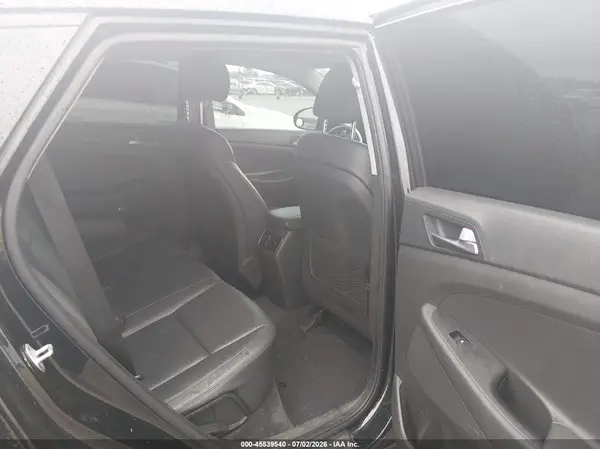 KM8J3CA45HU479403 2017 HYUNDAI TUCSON - Image 8