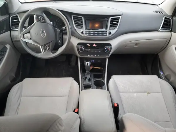 KM8J3CA45HU484195 2017 HYUNDAI TUCSON - Image 8