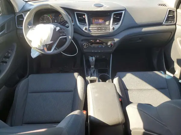 KM8J3CA45HU491891 2017 HYUNDAI TUCSON - Image 8