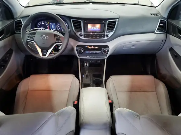 KM8J3CA45HU502713 2017 HYUNDAI TUCSON - Image 8