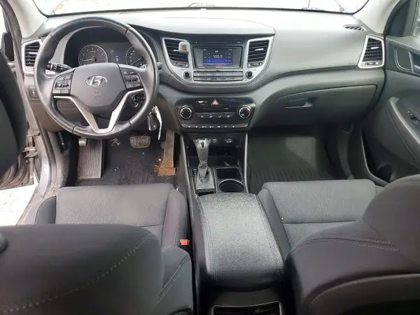 KM8J3CA45HU525828 2017 HYUNDAI TUCSON - Image 8