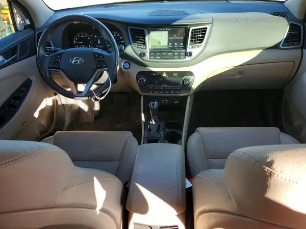 KM8J3CA45HU529135 2017 HYUNDAI TUCSON - Image 8