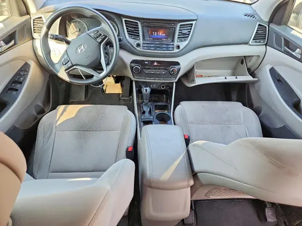 KM8J3CA45HU540331 2017 HYUNDAI TUCSON - Image 8