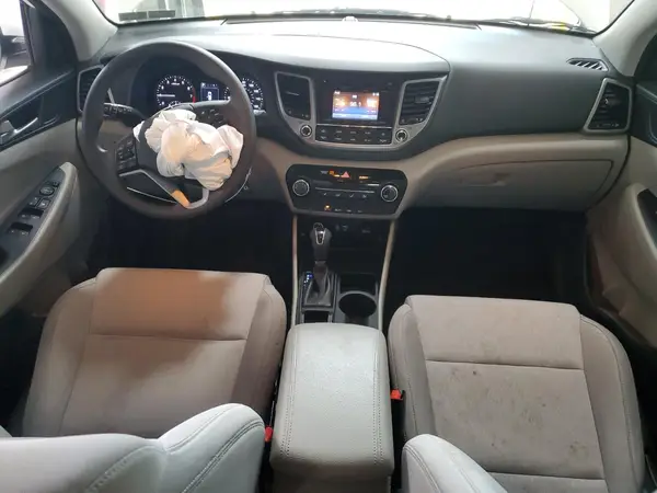 KM8J3CA45HU552334 2017 HYUNDAI TUCSON - Image 8