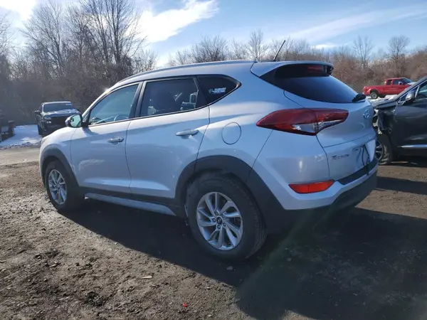 KM8J3CA45HU583339 2017 HYUNDAI TUCSON - Image 2