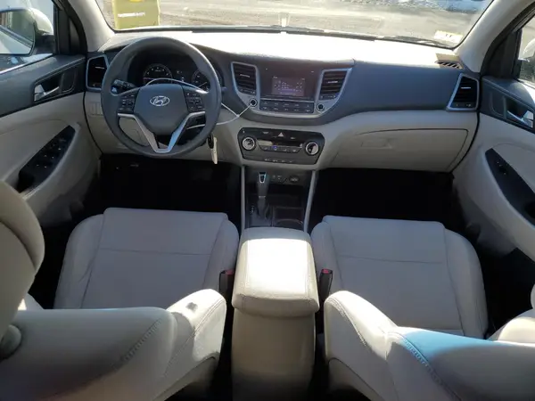 KM8J3CA45HU583339 2017 HYUNDAI TUCSON - Image 8