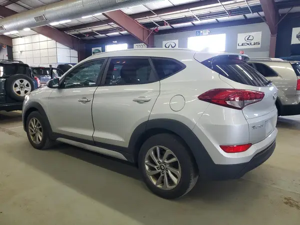 KM8J3CA45JU604129 2018 HYUNDAI TUCSON - Image 2