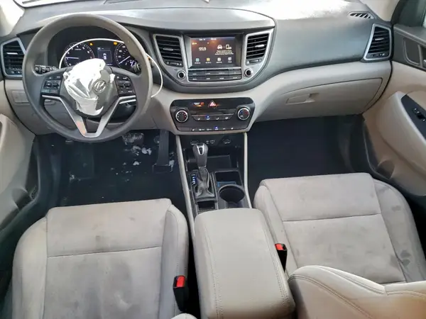 KM8J3CA45JU612196 2018 HYUNDAI TUCSON - Image 8