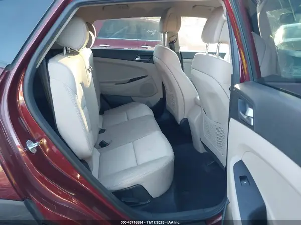 KM8J3CA45JU616197 2018 HYUNDAI TUCSON - Image 8