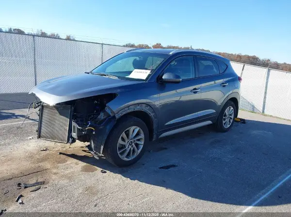 KM8J3CA45JU617169 2018 HYUNDAI TUCSON - Image 2