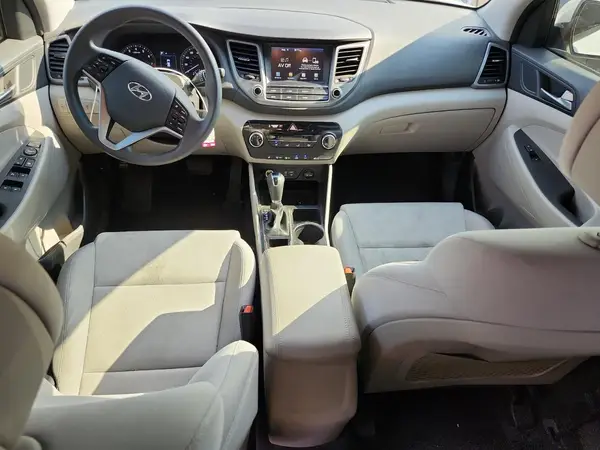 KM8J3CA45JU620217 2018 HYUNDAI TUCSON - Image 8