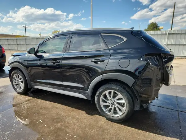 KM8J3CA45JU625269 2018 HYUNDAI TUCSON - Image 2