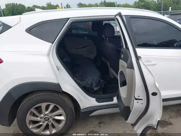 KM8J3CA45JU629578 2018 HYUNDAI TUCSON - Image 8