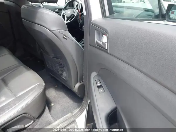 KM8J3CA45JU638099 2018 HYUNDAI TUCSON - Image 8