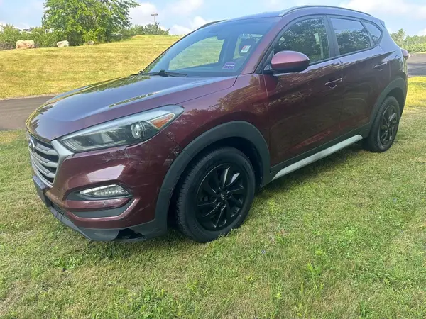 KM8J3CA45JU641150 2018 HYUNDAI TUCSON - Image 2