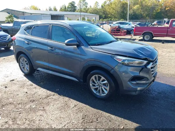 KM8J3CA45JU641472 2018 HYUNDAI TUCSON - Image 1
