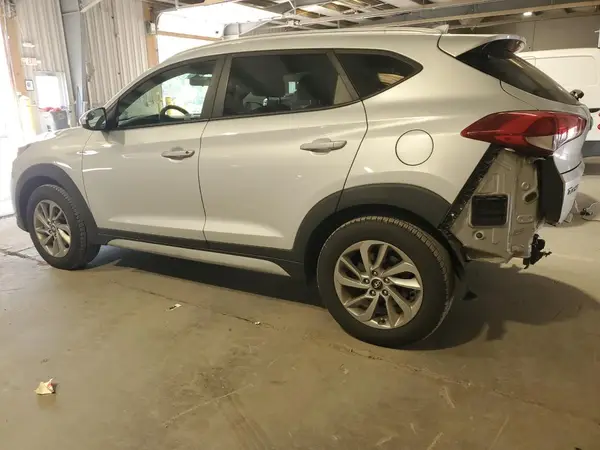 KM8J3CA45JU643092 2018 HYUNDAI TUCSON - Image 2