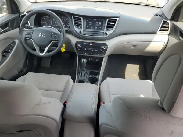 KM8J3CA45JU646042 2018 HYUNDAI TUCSON - Image 8