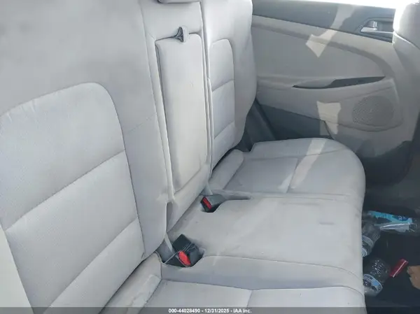 KM8J3CA45JU662810 2018 HYUNDAI TUCSON - Image 8